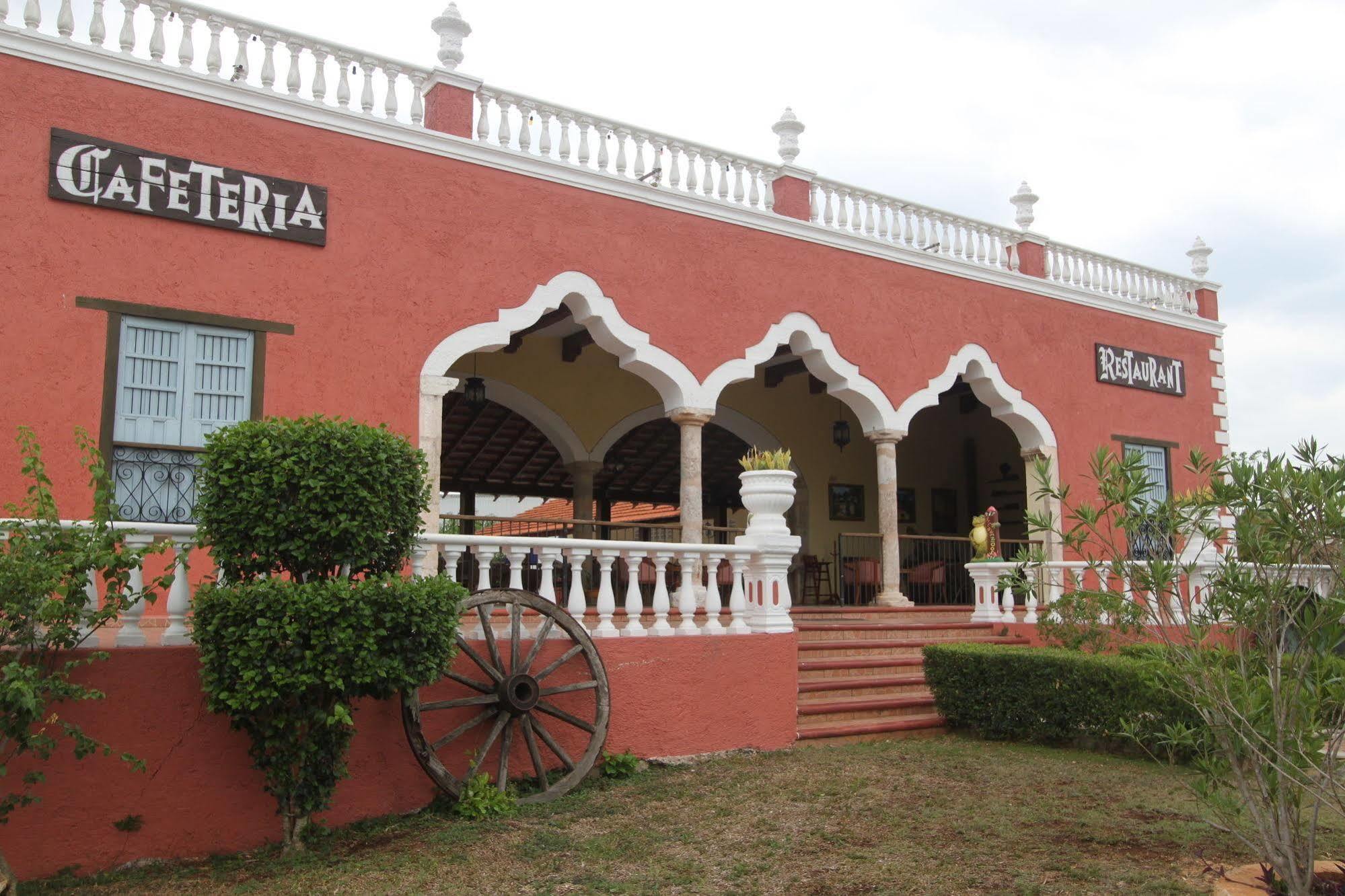 Hotel Hacienda Sanchez Вальядолід Екстер'єр фото